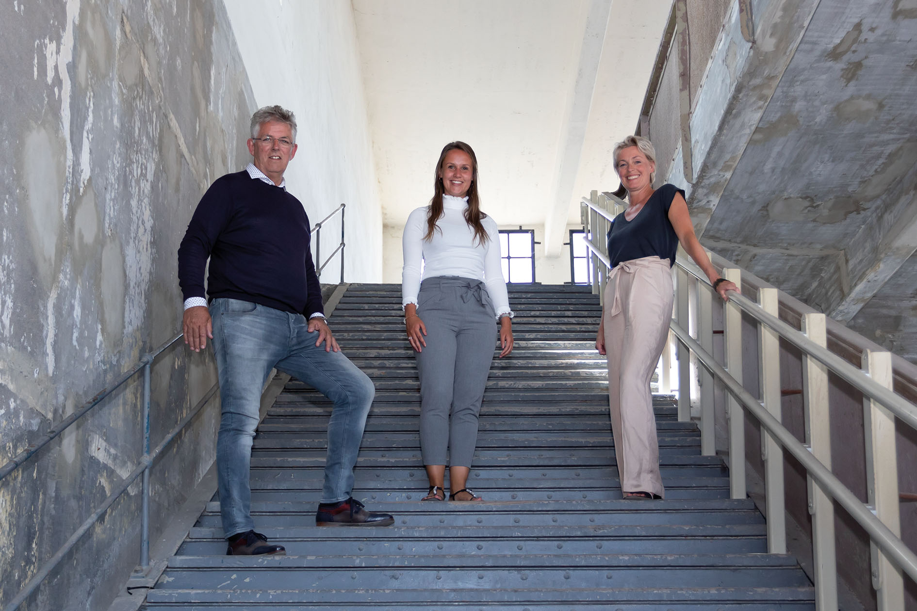 Ieder hotel heeft een eigen karakter, gebaseerd op onder meer de omgeving en de architectuur. Maar hoe laat je dat karakter ook binnen tot leven komen? Daar is veel creativiteit en visie voor nodig. Interieurontwerpers Maureen Mak van Waay (Studio Hank) en Nicole Helmans (Blom Interieurs) gingen de uitdaging aan en hebben een passend interieurconcept ontwikkeld gebaseerd op de beleving van culinair Philippine. 